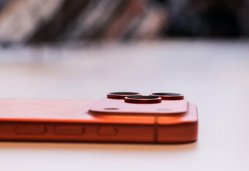 Перечислены лучшие большие смартфоны