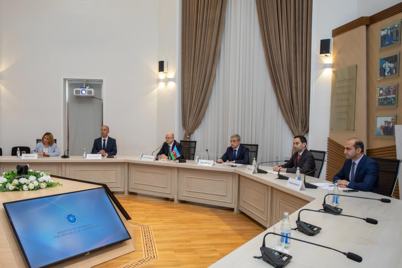 Азербайджан обсудил с Венесуэлой и Ираном энергопроекты
