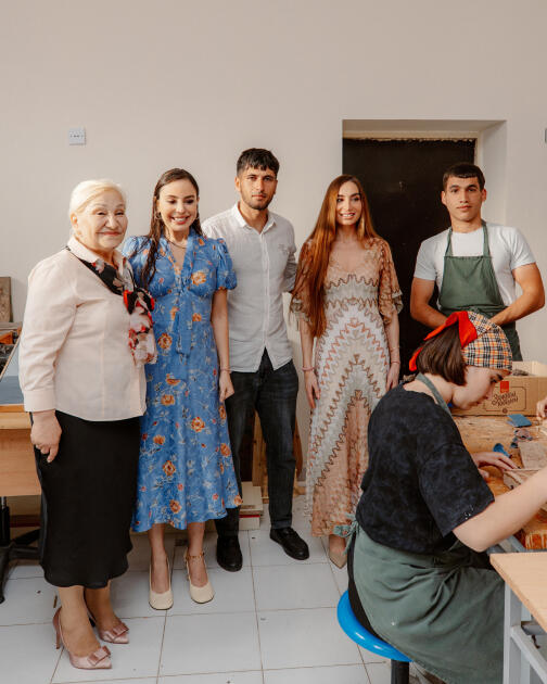 Leyla Əliyeva və Arzu Əliyeva 11 nömrəli inteqrasiya təlimli internat tipli ümumtəhsil məktəbində olublar