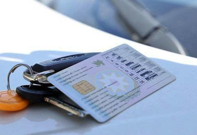 Водителей мопедов обяжут получать водительские права