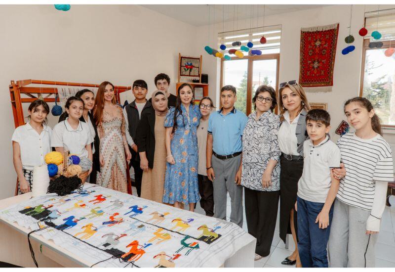 Leyla Əliyeva və Arzu Əliyeva 11 nömrəli inteqrasiya təlimli internat tipli ümumtəhsil məktəbində olublar