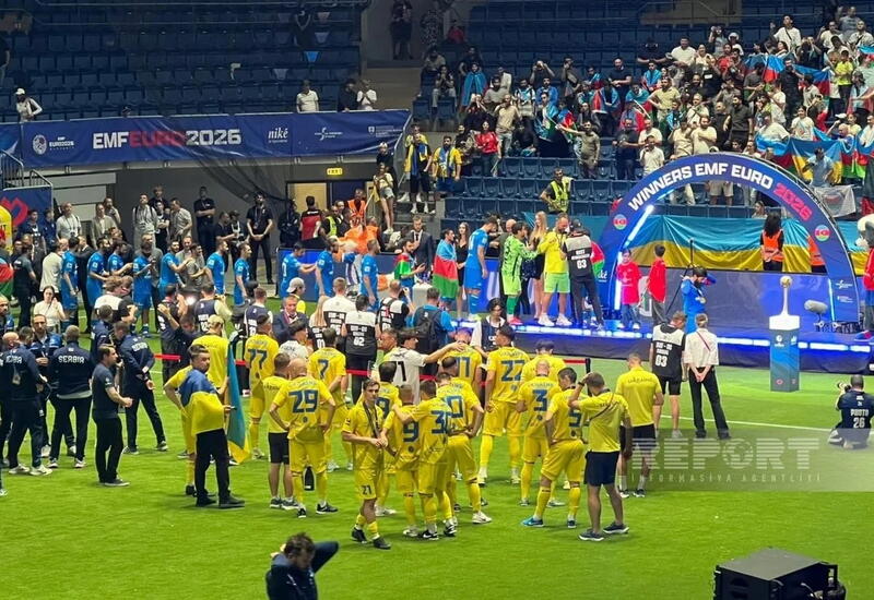 Сборной Азербайджана по мини-футболу вручен кубок чемпиона Европы