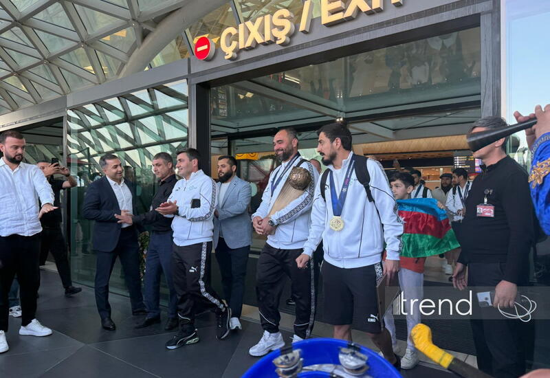 Avropa çempionu olan minifutbol üzrə Azərbaycan millisi vətənə qayıdıb