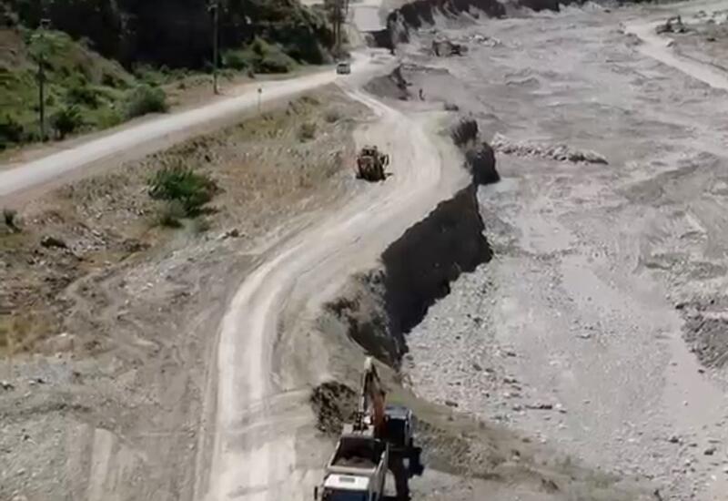 Siyəzən avtomobil yolunda möhkəmləndirmə işləri aparılır