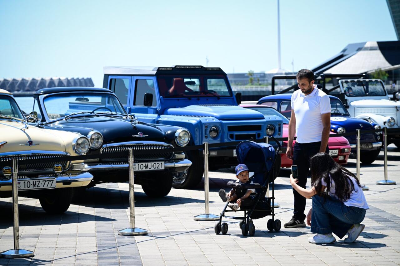 Klassik və sürət avtomobilləri festivalının birinci günü başa çatıb