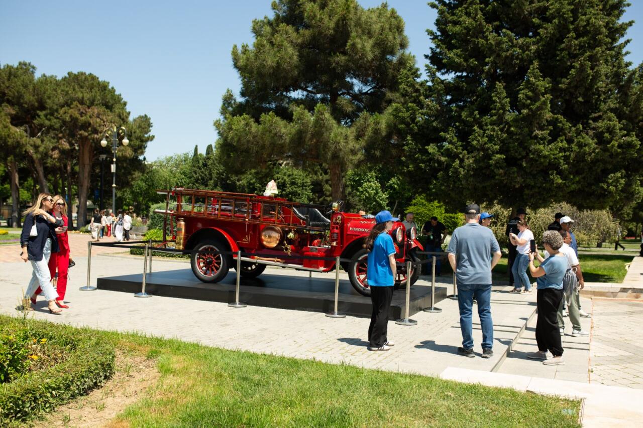 Klassik və sürət avtomobilləri festivalının birinci günü başa çatıb
