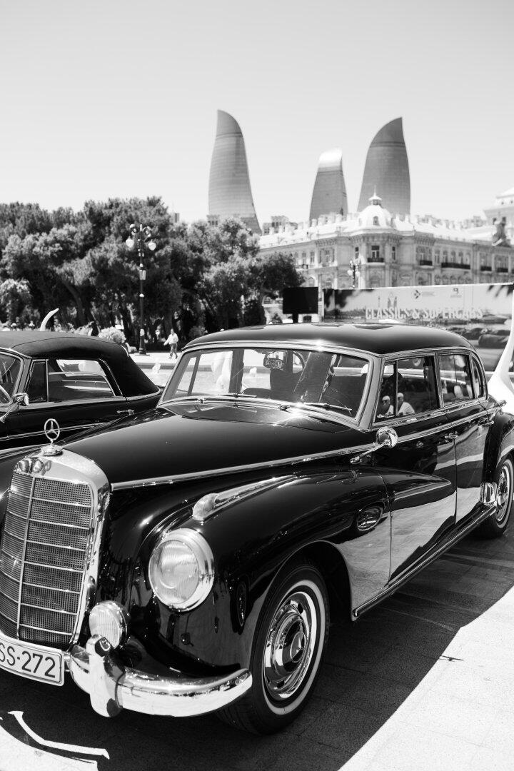 Klassik və sürət avtomobilləri festivalının birinci günü başa çatıb
