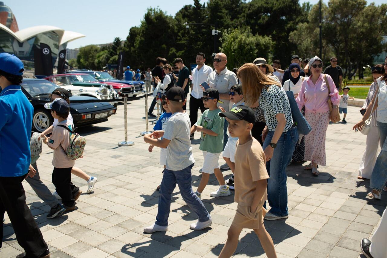 Klassik və sürət avtomobilləri festivalının birinci günü başa çatıb