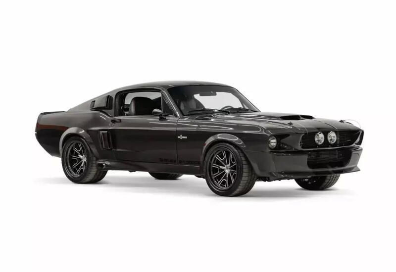 59-летний Ford Mustang получил карбоновый кузов и мотор на 900 сил