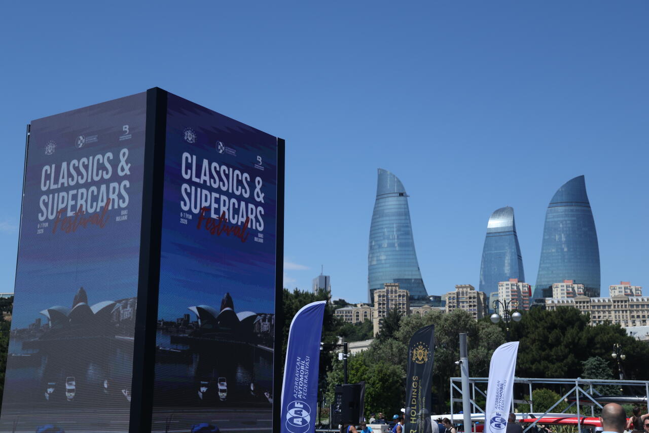 Bakı bulvarında klassik və sürət avtomobillərinin festivalı keçirilir