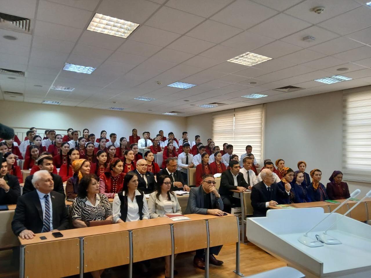 Дни культуры Азербайджана в Туркменистане: искусство, архитектура и поэзия