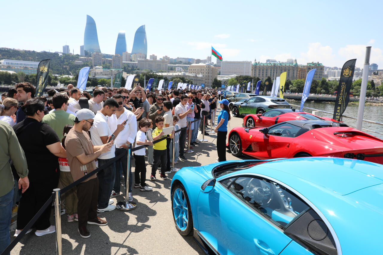 В Баку завершился Фестиваль классических и скоростных автомобилей