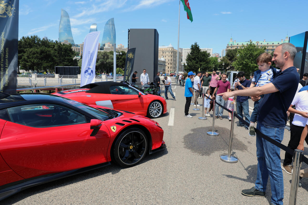 В Баку завершился Фестиваль классических и скоростных автомобилей