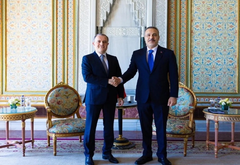 Ceyhun Bayramov Hakan Fidanla görüşdü