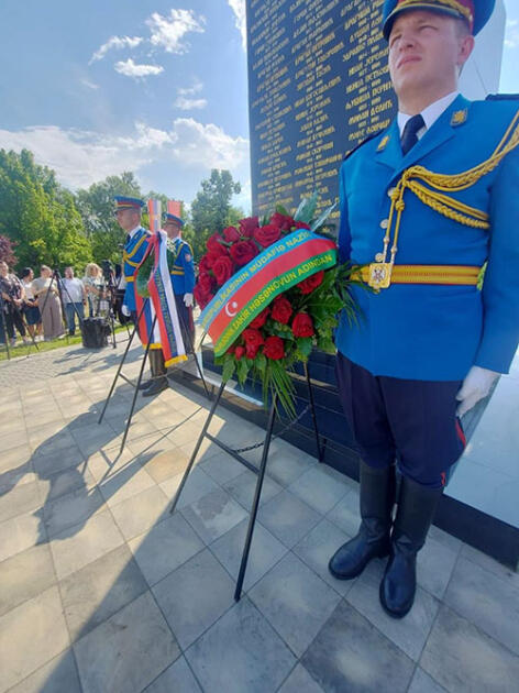 Александар Вучич принял министра обороны Азербайджана