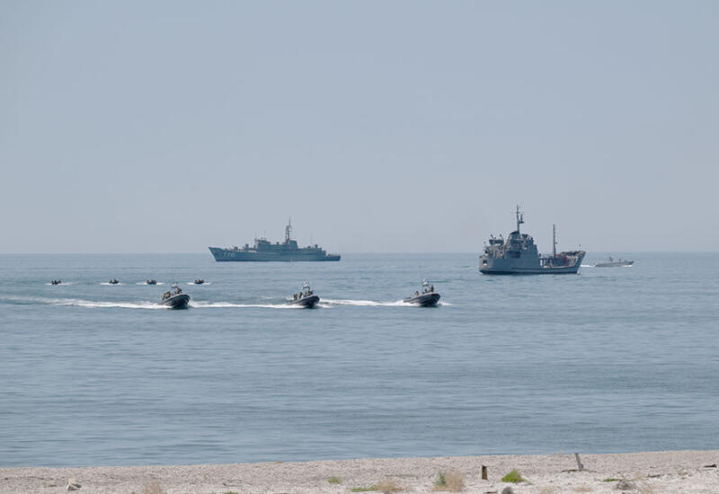 В ВМС проводятся тактические учения с боевой стрельбой