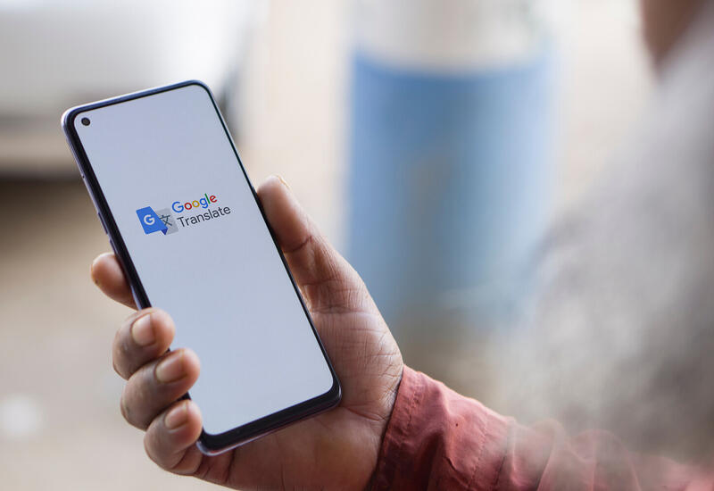 Google встроила нейросеть в свой переводчик