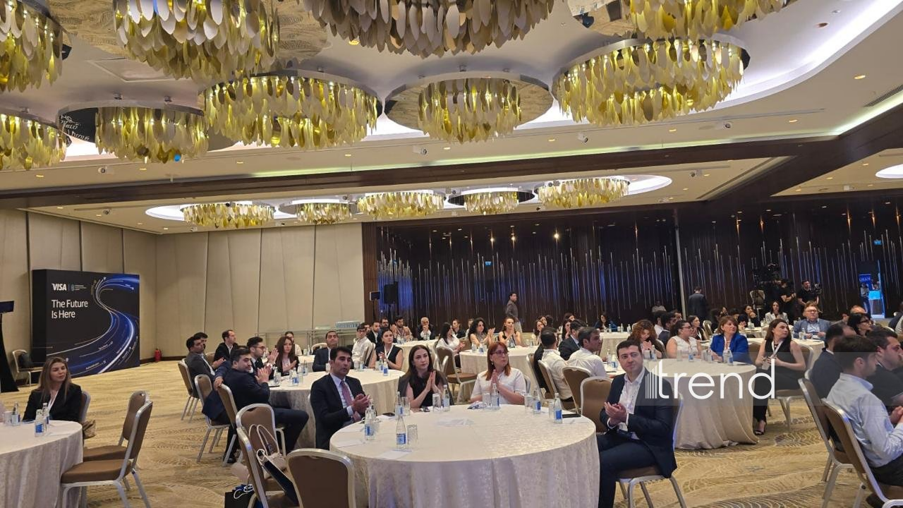 В Баку начался второй день Международного саммита по финансам и банковскому делу