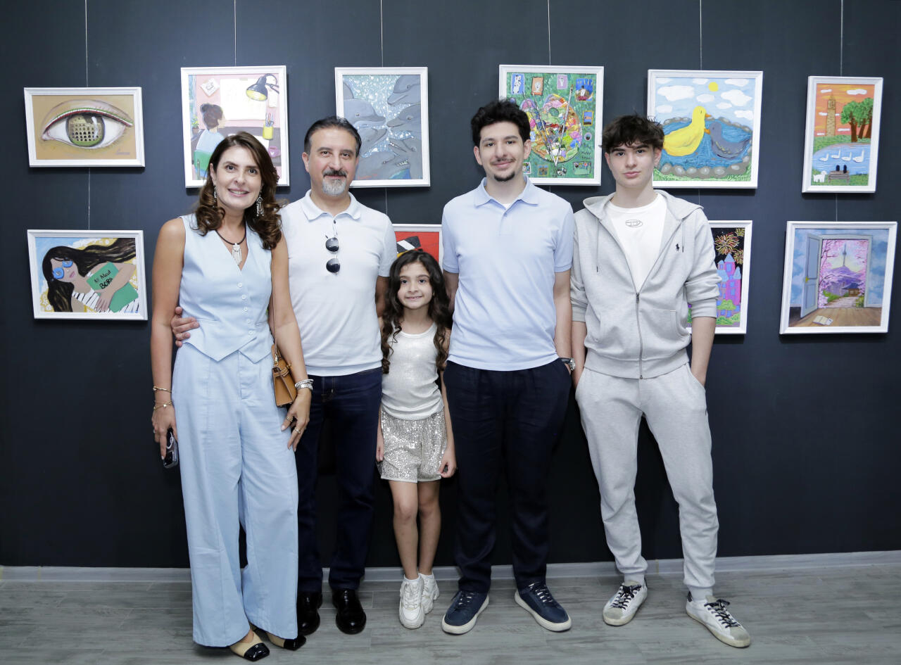 В Leyla Khazari Art Gallery состоялось открытие групповой выставки юных художников Tiny Worlds
