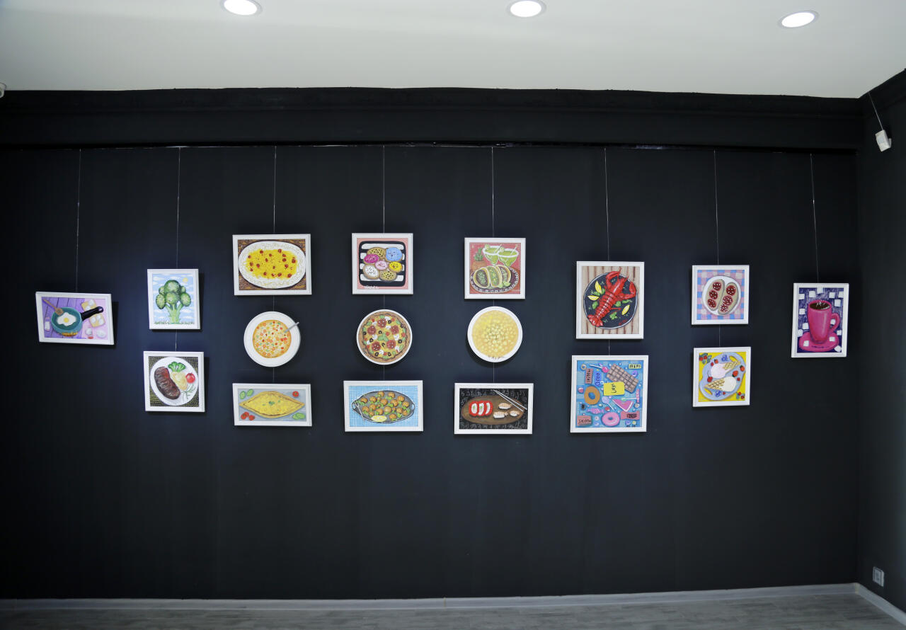В Leyla Khazari Art Gallery состоялось открытие групповой выставки юных художников Tiny Worlds