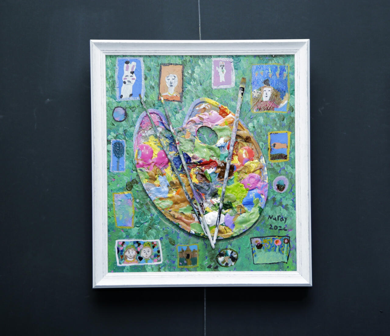 В Leyla Khazari Art Gallery состоялось открытие групповой выставки юных художников Tiny Worlds