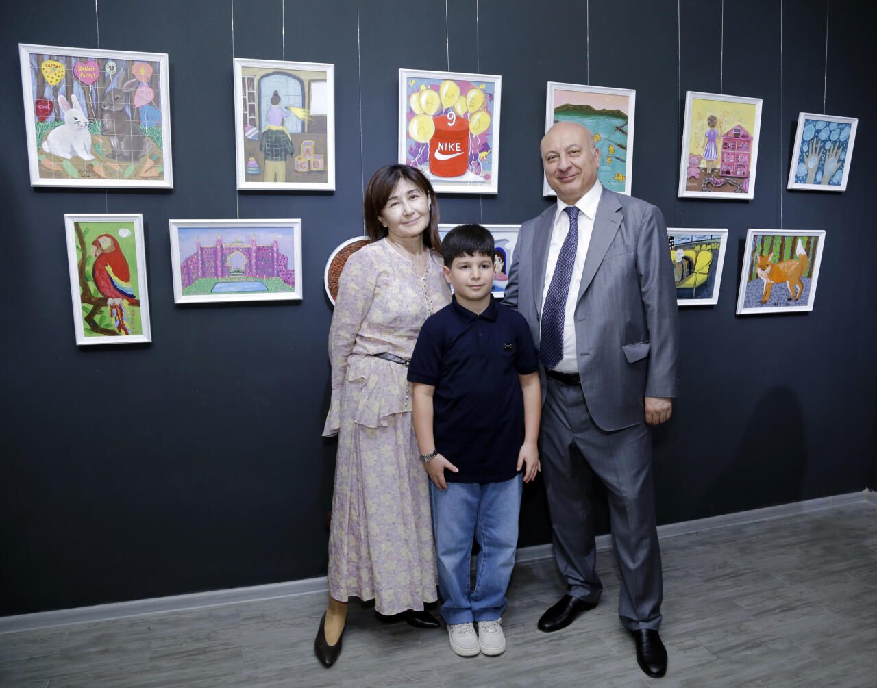 В Leyla Khazari Art Gallery состоялось открытие групповой выставки юных художников Tiny Worlds