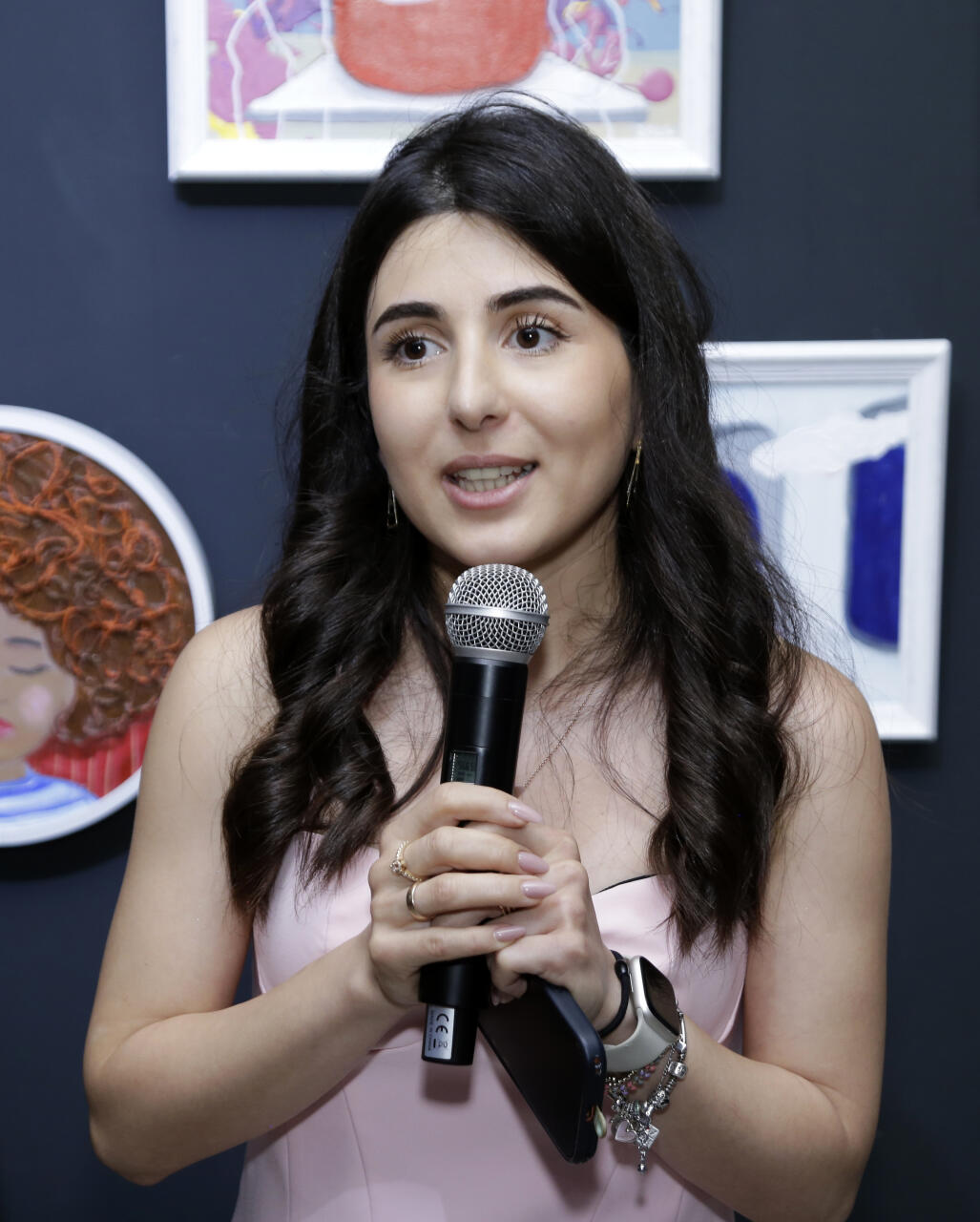 В Leyla Khazari Art Gallery состоялось открытие групповой выставки юных художников Tiny Worlds