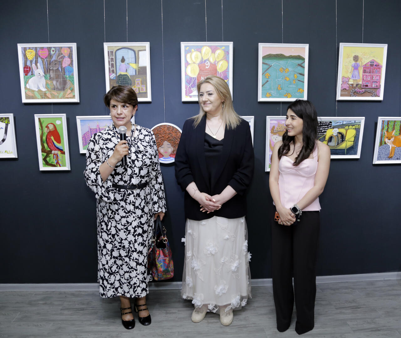В Leyla Khazari Art Gallery состоялось открытие групповой выставки юных художников Tiny Worlds
