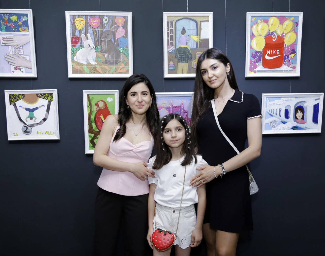 В Leyla Khazari Art Gallery состоялось открытие групповой выставки юных художников Tiny Worlds