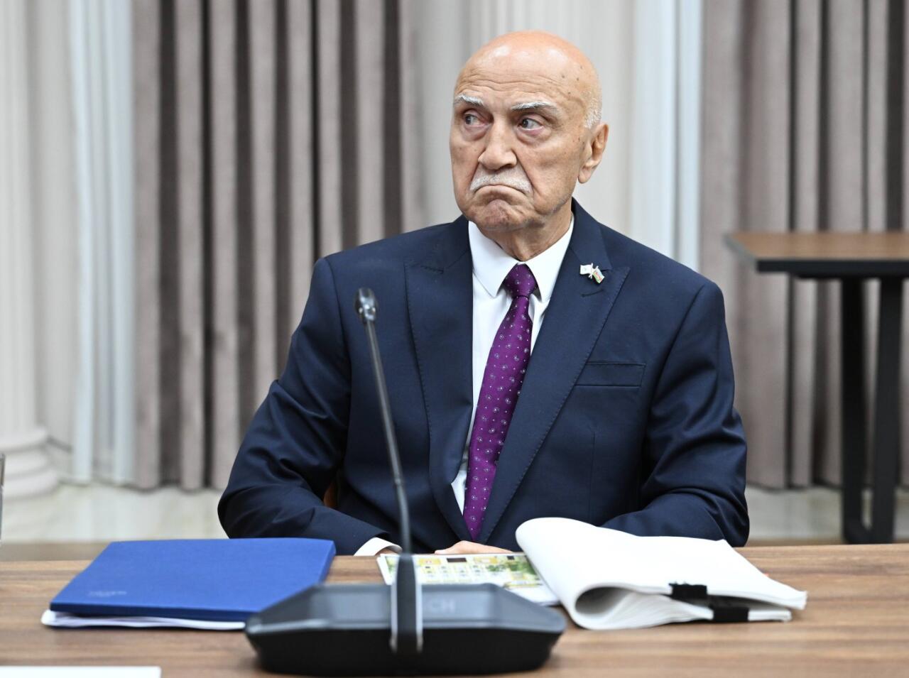 Əli Əsədov iclas keçirdi, yeni qərar qəbul edildi