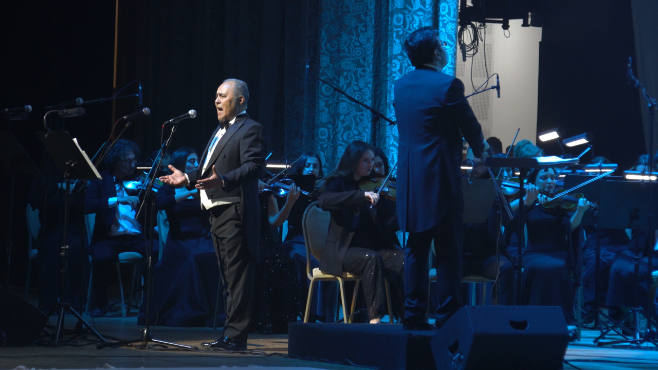Баку в атмосфере красной дорожки - музыкальная подпись сезона Signature Gala Night