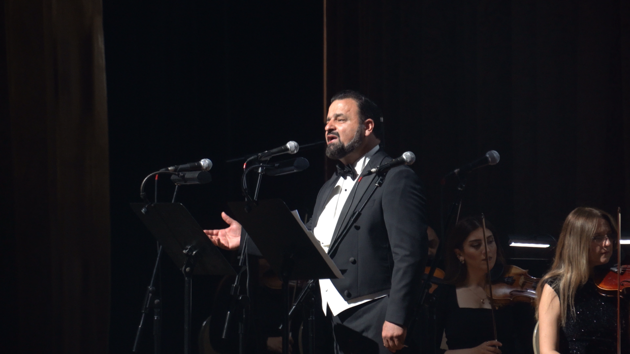 Баку в атмосфере красной дорожки - музыкальная подпись сезона Signature Gala Night