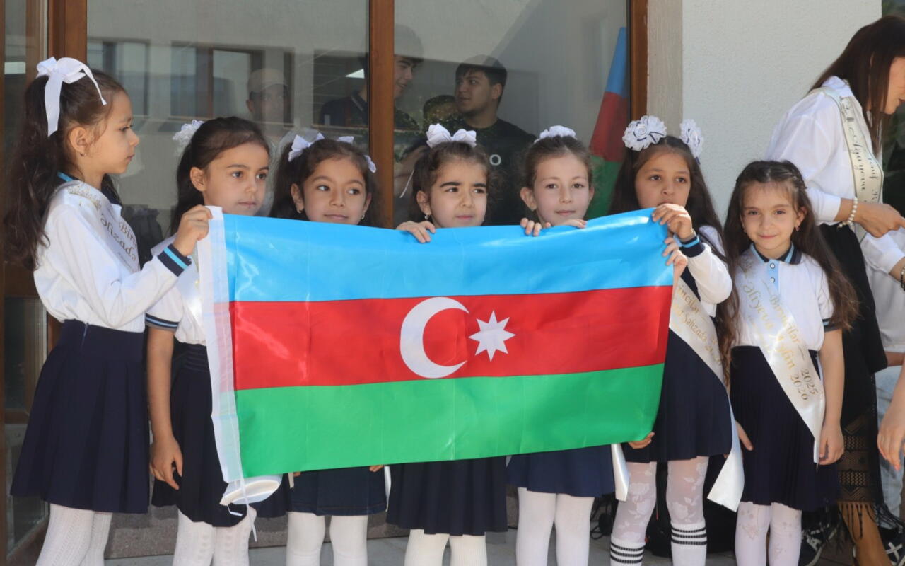 Xankəndi, Xocalı və Ağdərə məktəblərində “Son zəng” çalınıb