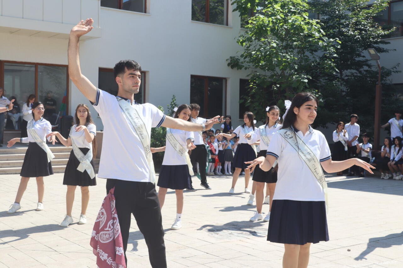 Xankəndi, Xocalı və Ağdərə məktəblərində “Son zəng” çalınıb