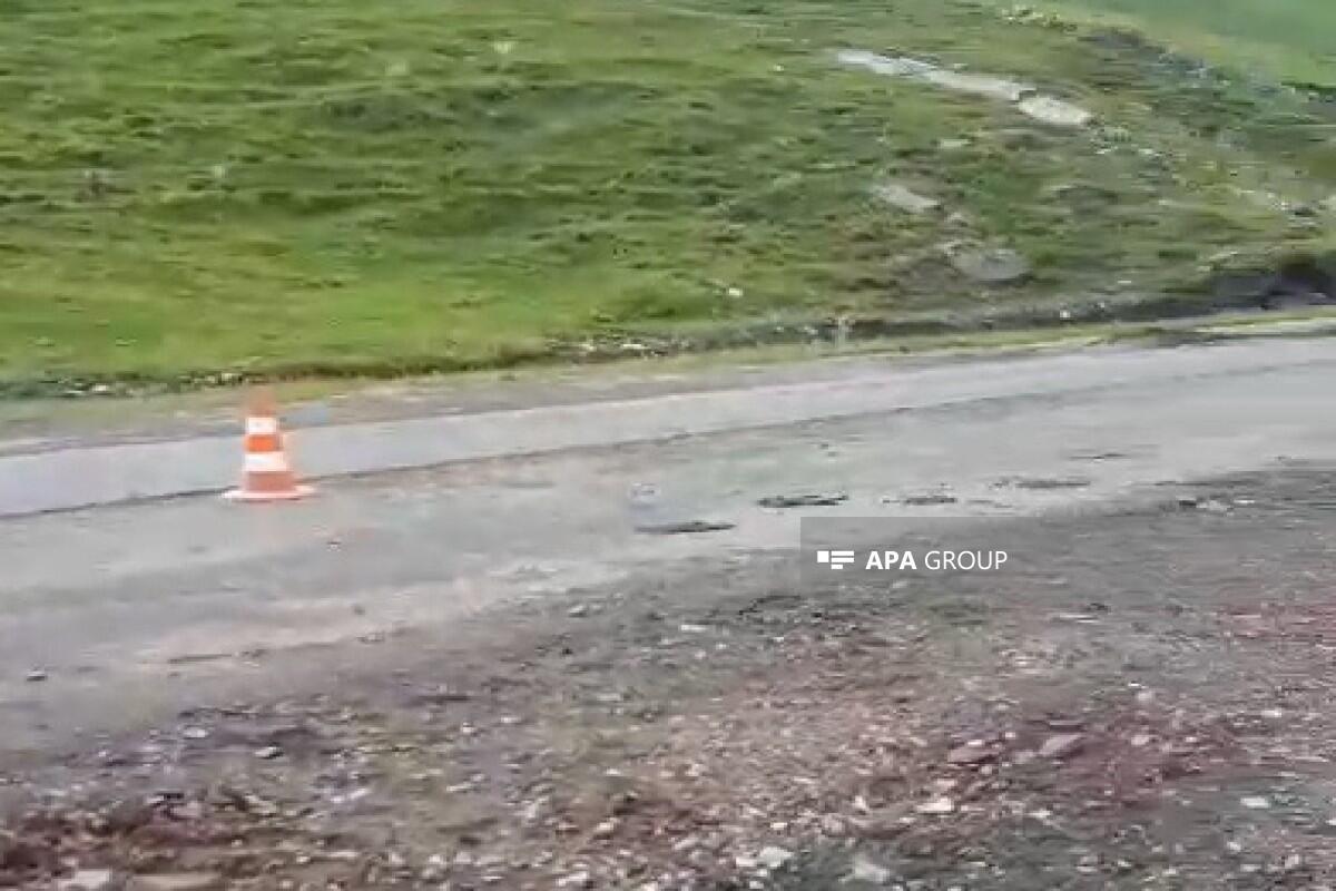 Сель в Дашкесане нанес серьезный ущерб, обрушилась часть дороги