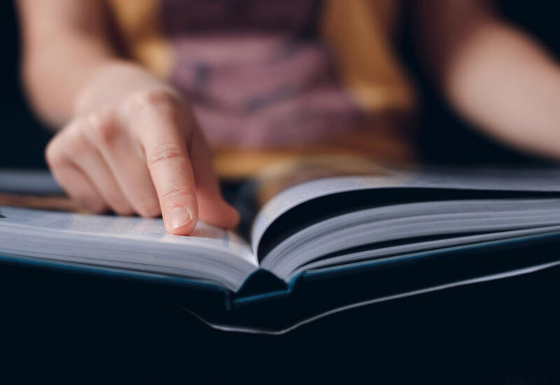 Ученые нашли неожиданные преимущества у чтения бумажных книг