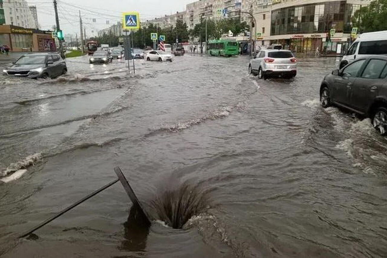 Россия под водой: проливные дожди затопили несколько регионов