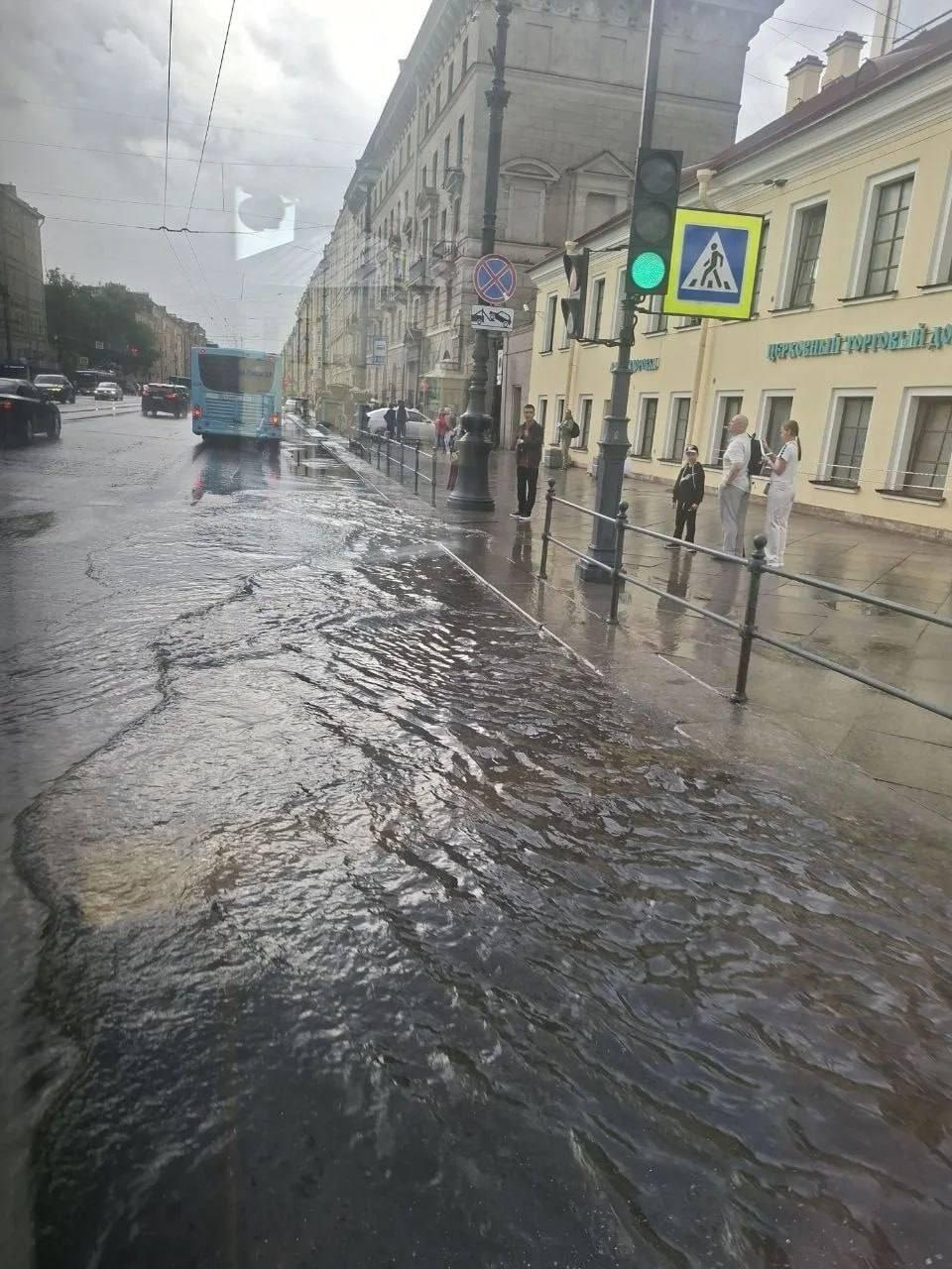 Россия под водой: проливные дожди затопили несколько регионов