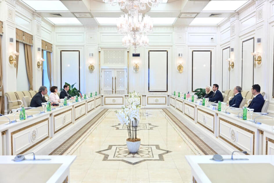 Sahibə Qafarova ABŞ Konqresinin üzvü ilə regional sülh məsələlərini müzakirə edib