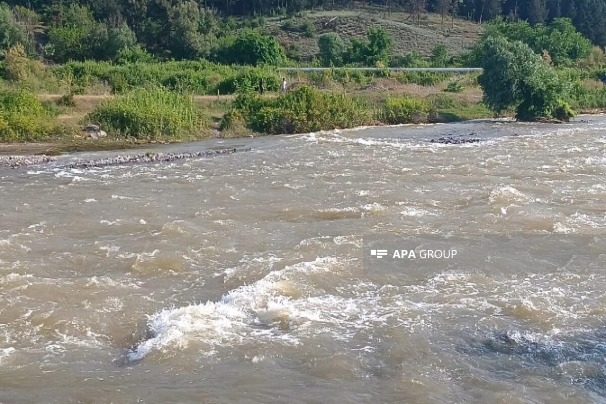 В водном канале в Товузе нашли тело