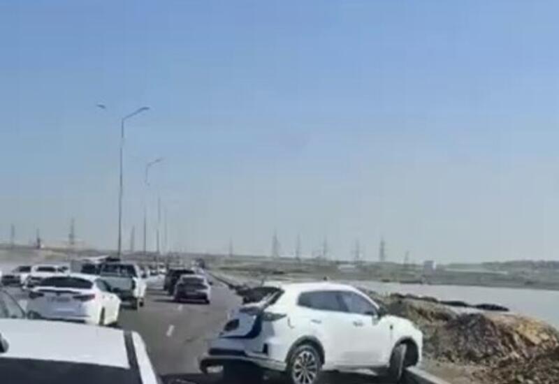 ДТП на дороге в Бёюкшор