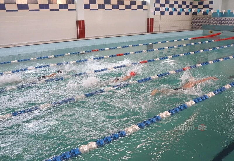 В Азербайджане впервые проходит чемпионат страны по параплаванию