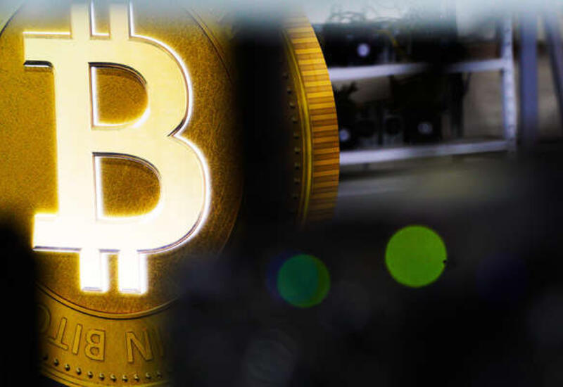Биткоин подешевел