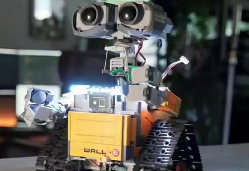 Парень из США оживил LEGO WALL-E