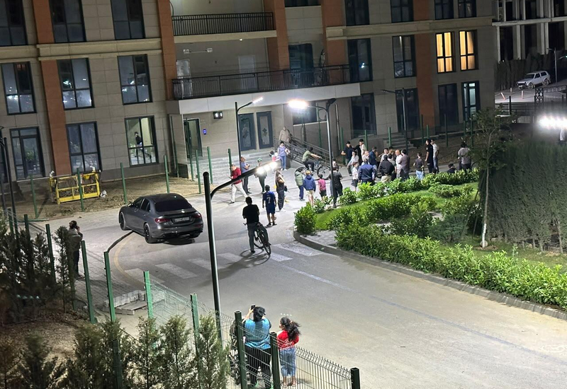 Пожар в жилом комплексе в Баку