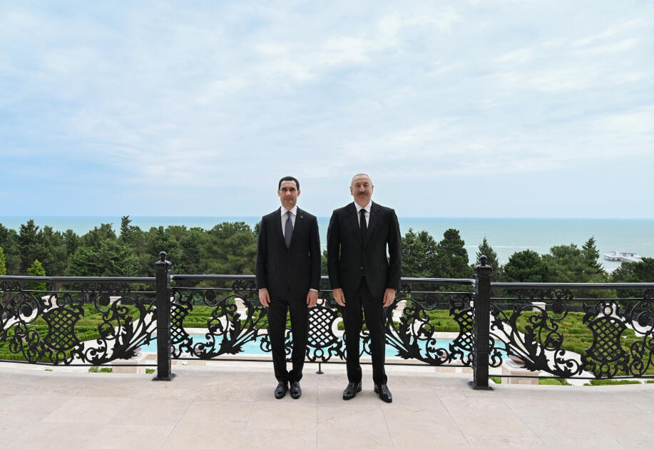 Prezident İlham Əliyevin Türkmənistan Prezidenti ilə təkbətək görüşü olub