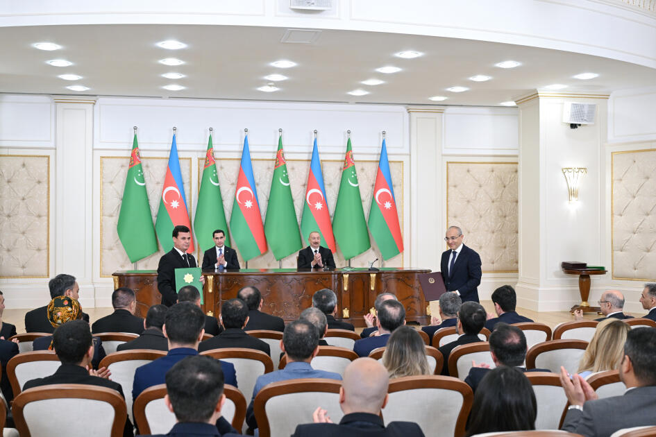 Состоялся обмен азербайджано-туркменскими документами