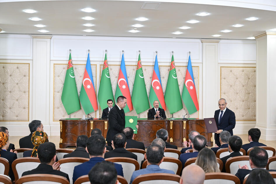 Состоялся обмен азербайджано-туркменскими документами