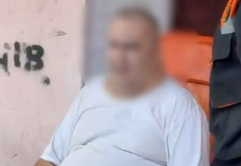 330-килограммового жителя Баку вывезли из квартиры