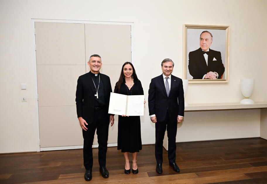 Heydər Əliyev Fondunun vitse-prezidenti Leyla Əliyeva Vatikan Apostol Kitabxanası və Apostol Arxivinin rəhbəri ilə görüşüb